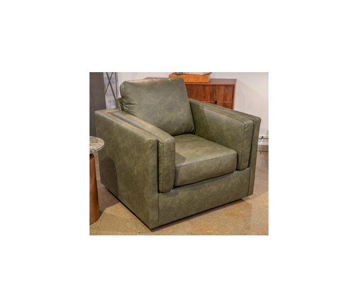 Hollis Studio Chair Grove
